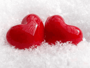 Сердца влюбленных в конфетах лучший подарок 14 февраля