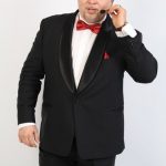 Ведущий на свадьбу в Киеве — Руслан Алексеев в смокинге Ведущий на свадьбу в Киеве — Руслан Алексеев в смокинге